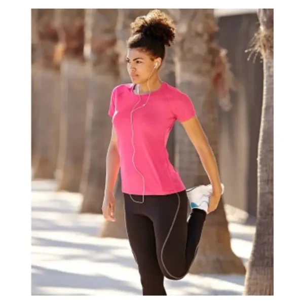 Ladies performance tshirt corporate gifts suppliers for uae Ladies performance t shirt