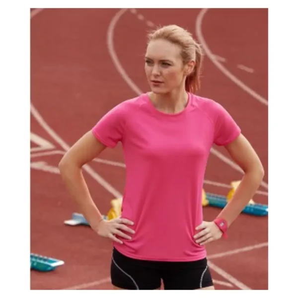 Ladies performance tshirt in uae corporate gifts suppliers for uae Ladies performance t shirt in uae